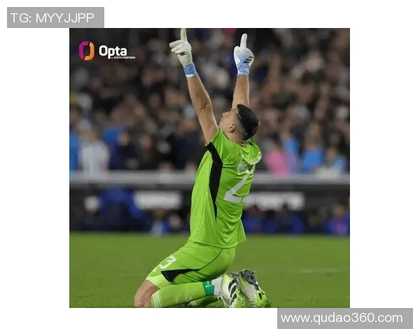 马丁内斯：从足球场上的明星到生活中的传奇人物探索他的成长与成就